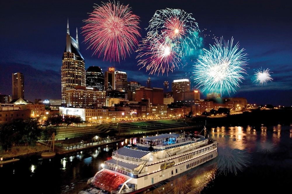 Fireworks dinner cruise - General Jackson Showboat