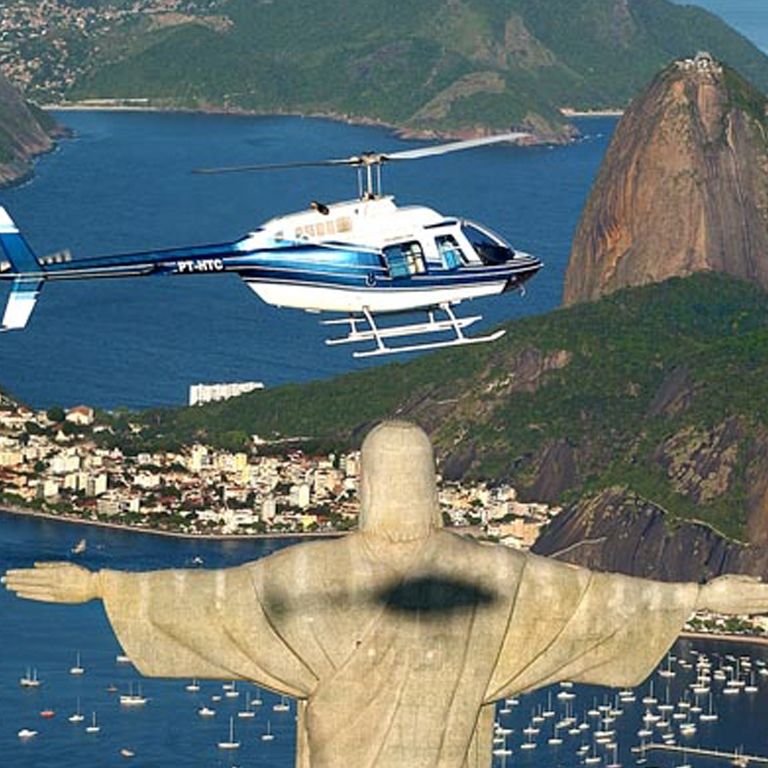 Voe sobre o Rio de Janeiro em um helic\u00f3ptero