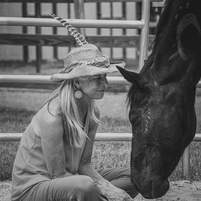 Liz Cutting | Mane and Soul