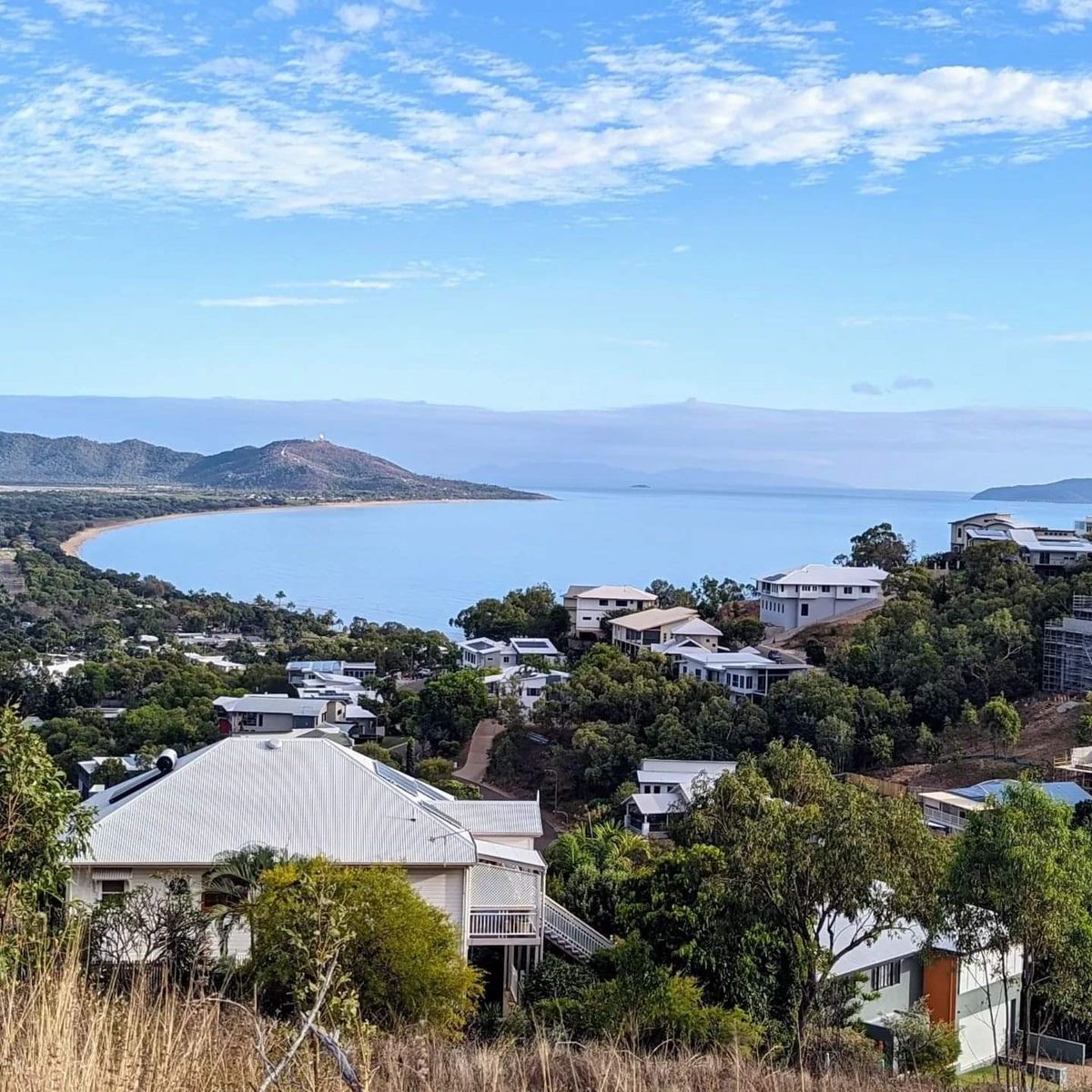 Castle Hill: Walker St - Cudtheringa - Westies - Scramble - Summit loop