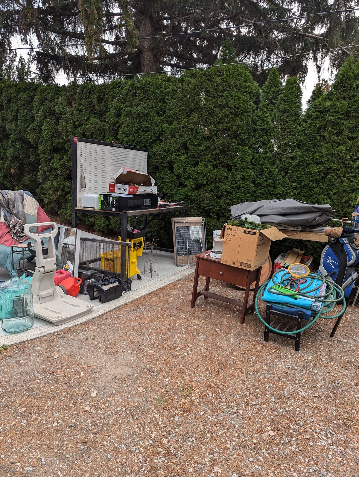 GARAGE SALE Westbench 