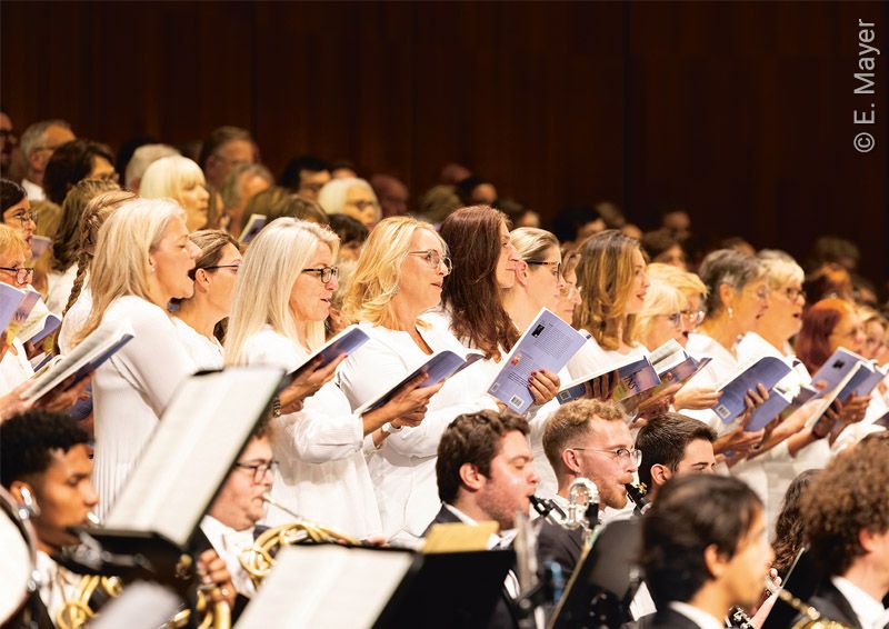 Rosenkavalier & Vivaldis Gloria mit gro\u00dfem Chor