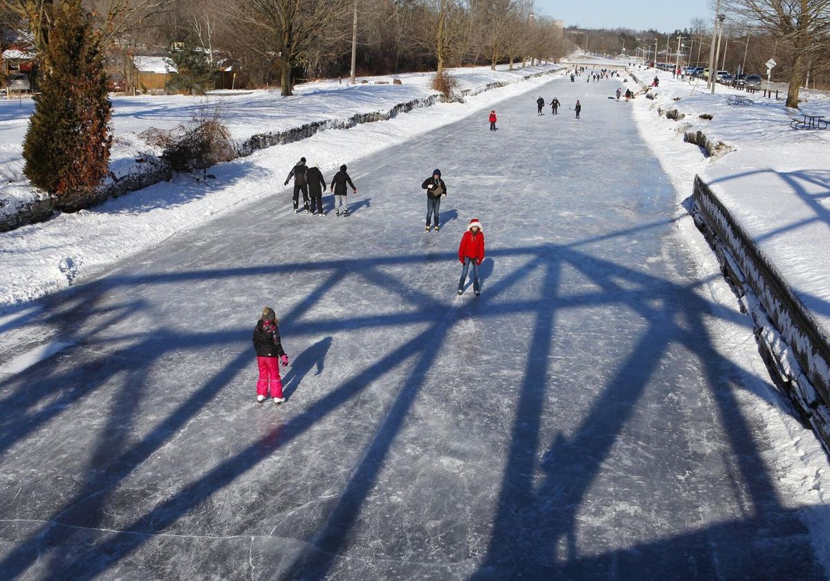 Guinness Book of World Record Attempt at World Longest Conga Line on Skates