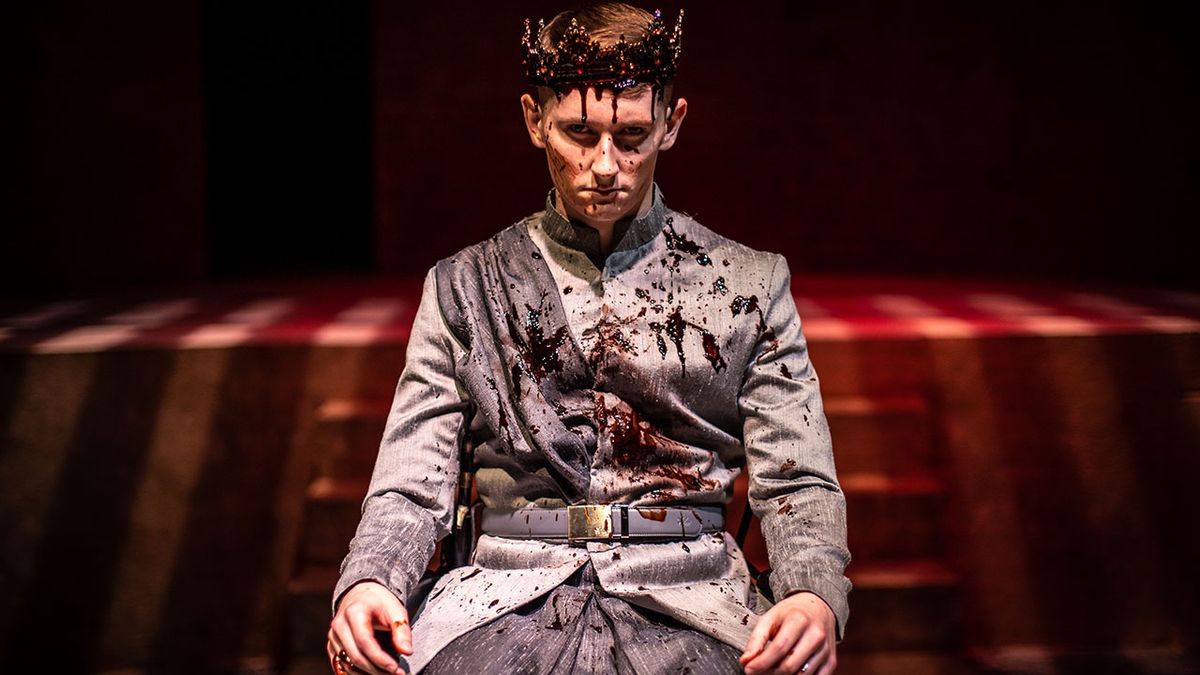 Macbeth - Shakespeare Classic at Guthrie Theater - Wurtele Thrust Stage