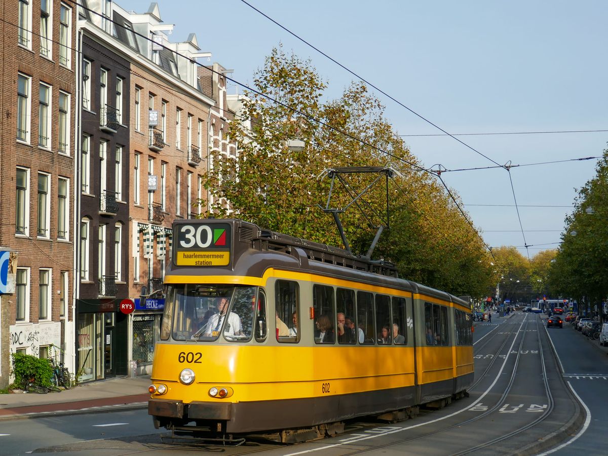 Met oliebollen en Amsterdamse trams het jaar uit