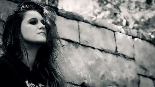 Jasmine Cain returns with her Amazing acoustic show