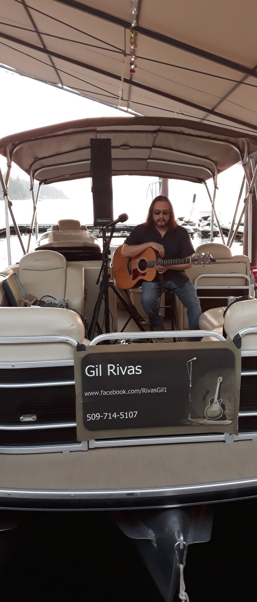 Gil Rivas Musician LIVE at Market Street Pizza in the Valley