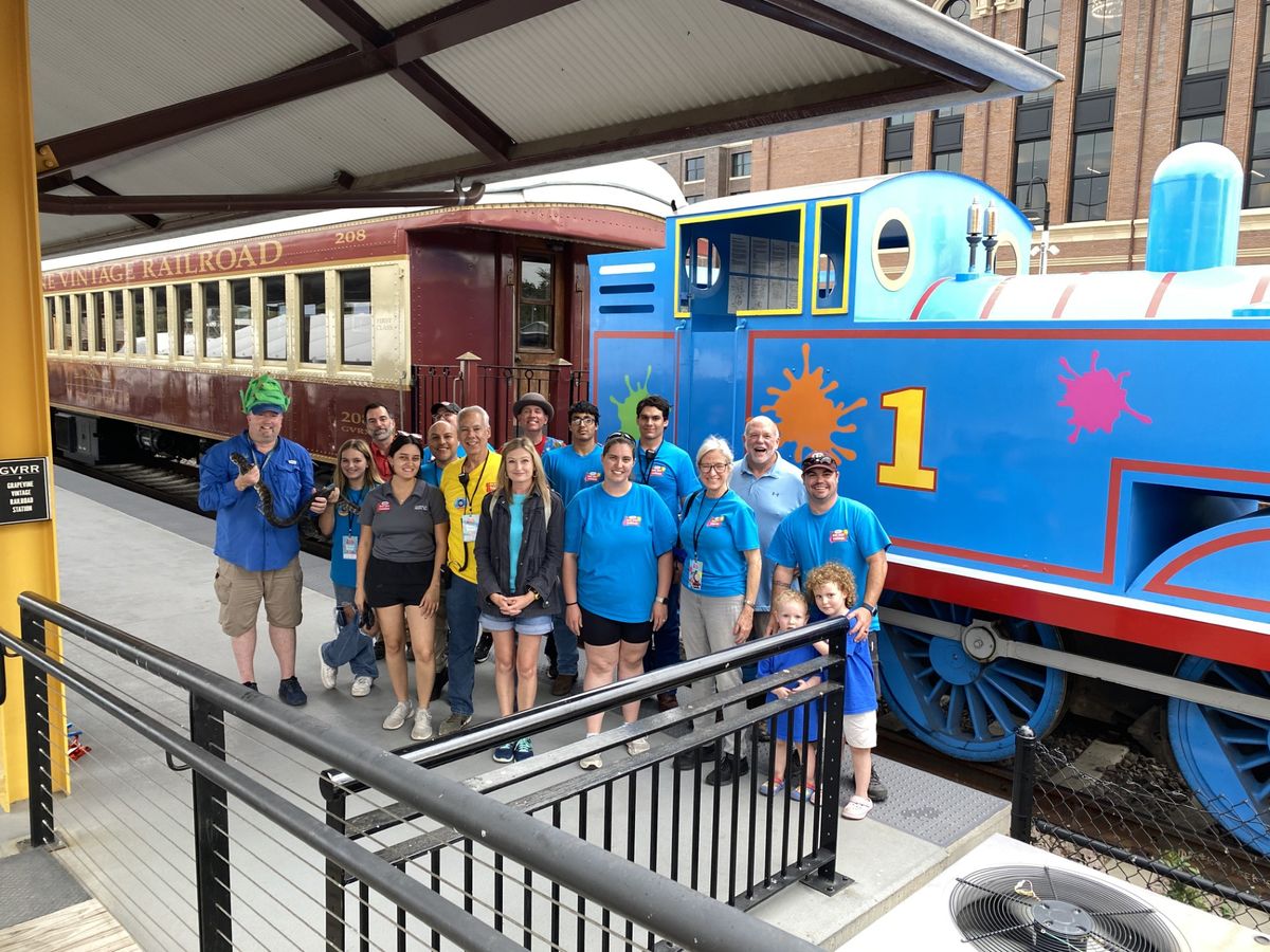 Wildlife On The Move Presents The Unhuggables & More at Day Out with Thomas (Grapevine, TX)