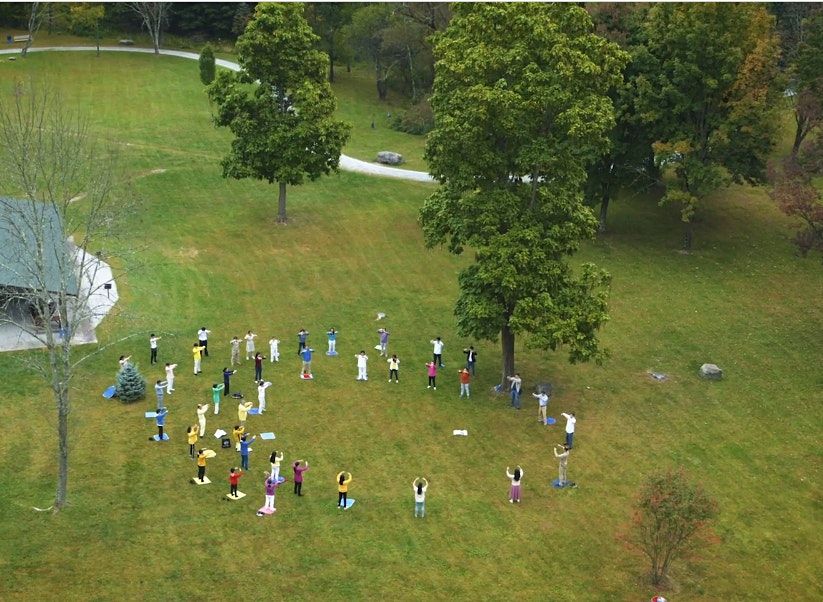 Falun Dafa Meditation Exercises @Eagle Lake Park