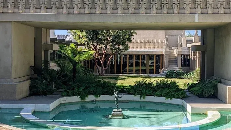 Barnsdall Art Park Adventure: Hollyhock House, Art Gallery & Sunset Picnic