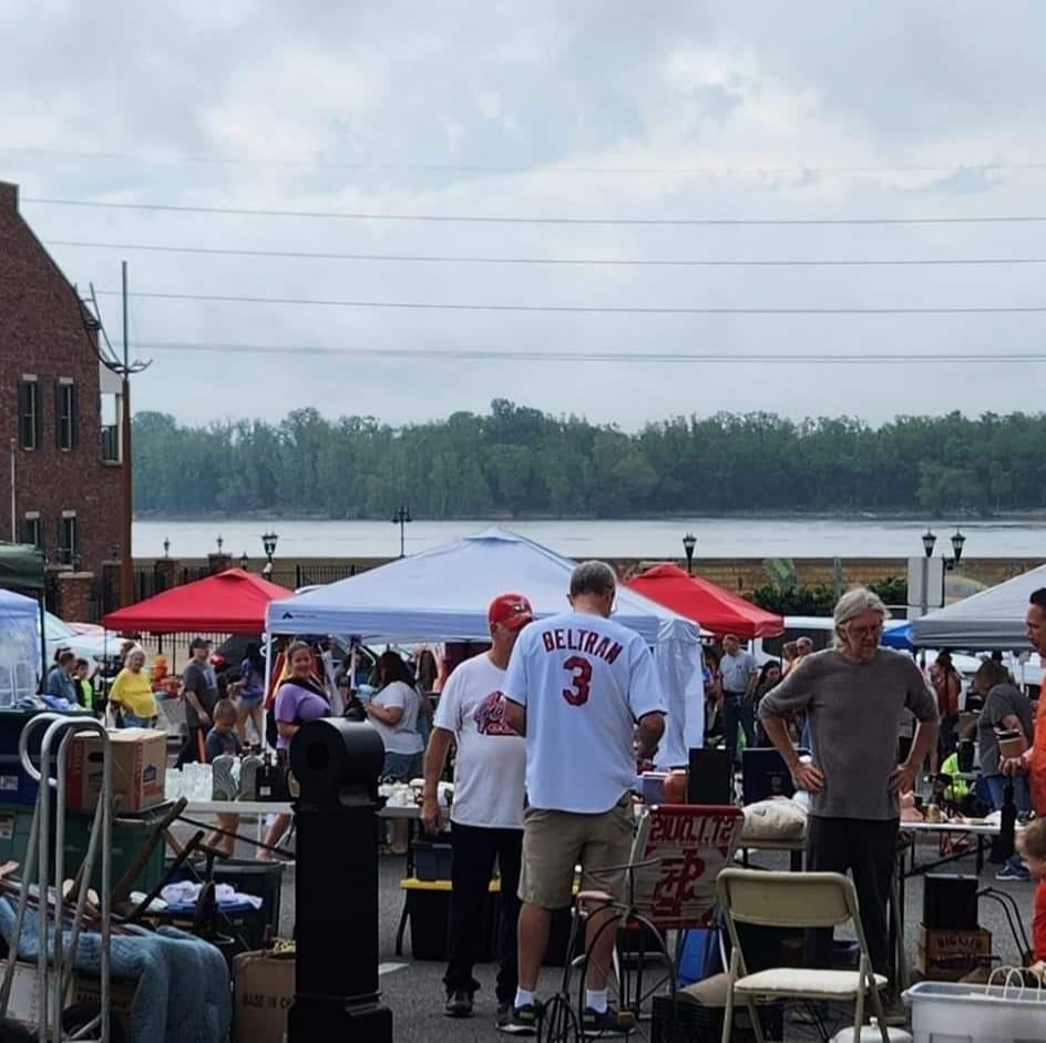 Cape Girardeau Riverfront Flea Market 