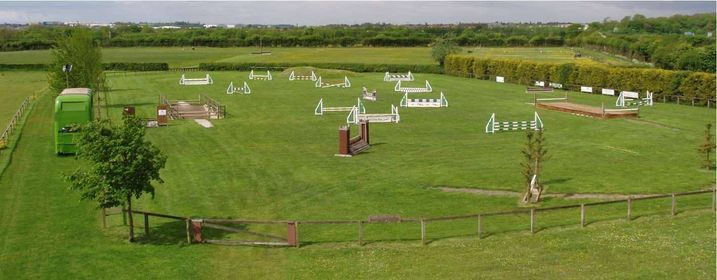 Jump training in the Derby Arena (Grass) with Alicia Hawker at Leyland Court 19th Sept