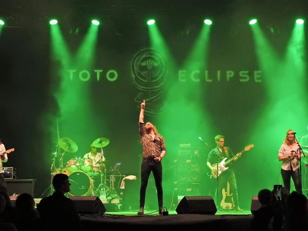 TOTO ECLIPSE