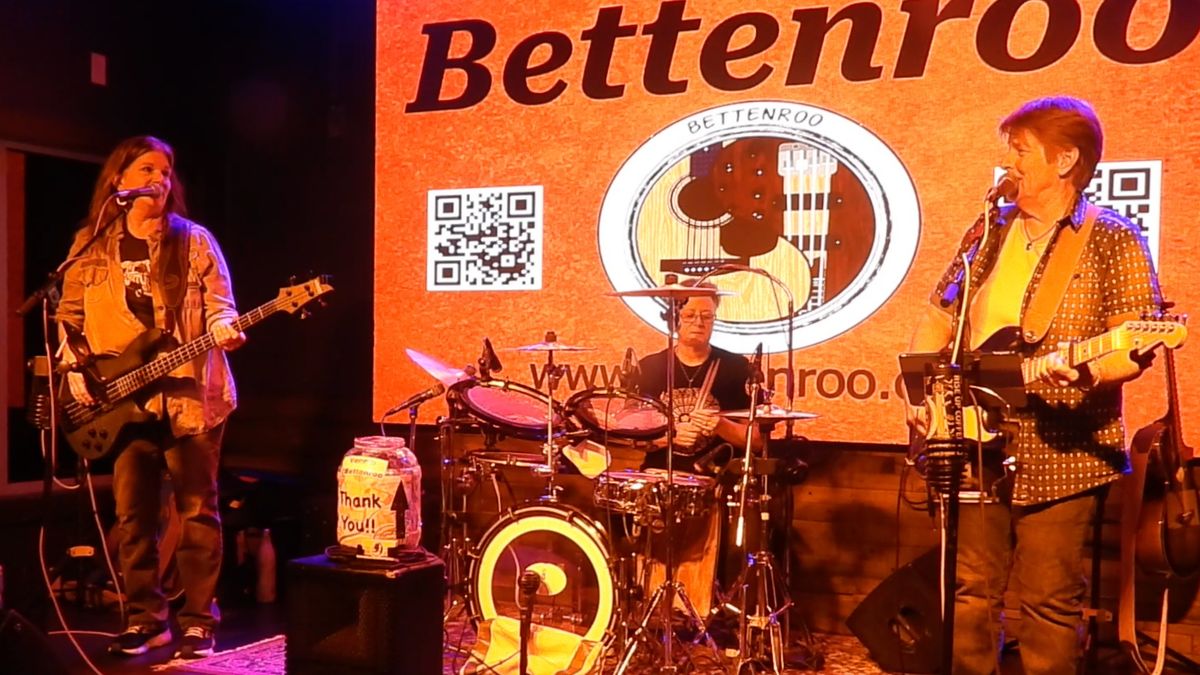 BETTENROO TRIO at Bethany Blues