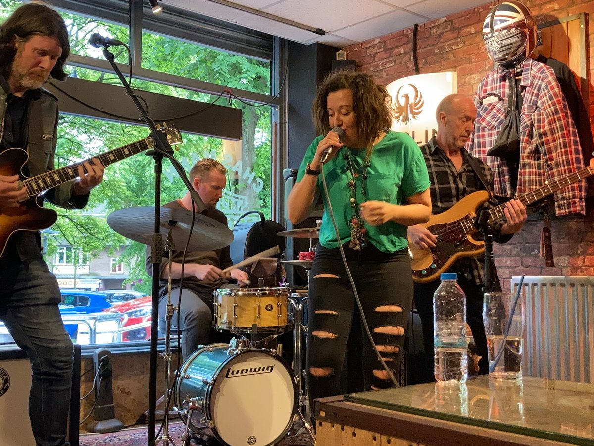 The BonnyLou Band - Gets soulful at @Downstairs at Chas Mann's