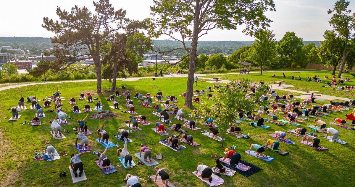 FREE Sunset Yoga at Lookout Park