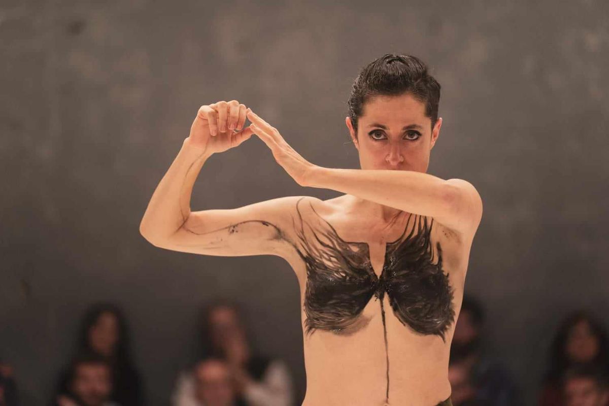 Short Pieces: Dark Horse + Dry Dances - Meytal Blanaru \/ Kinga Jaczewska