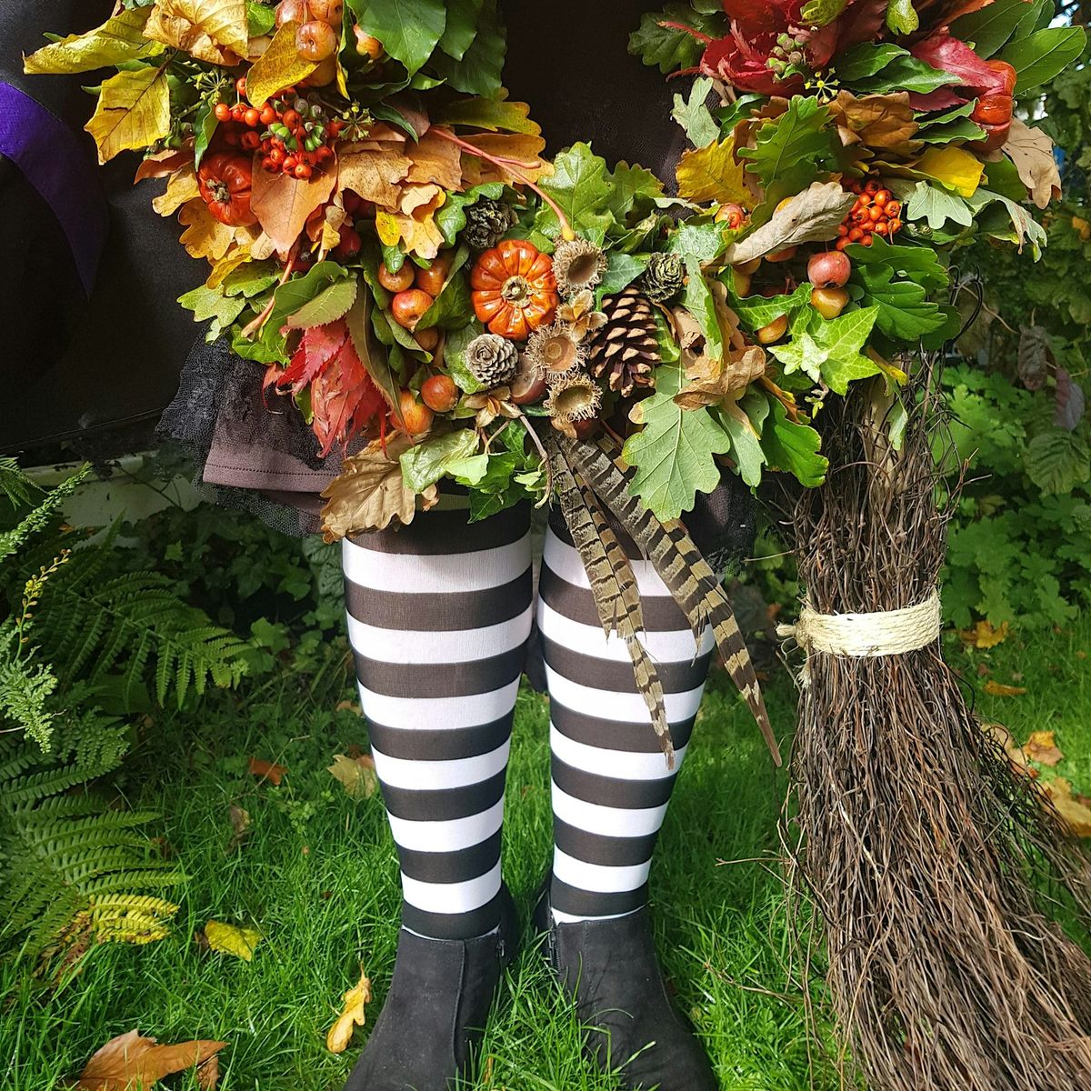 Gardening Lady HALLOWEEN \/AUTUMN Wreath Making Workshop