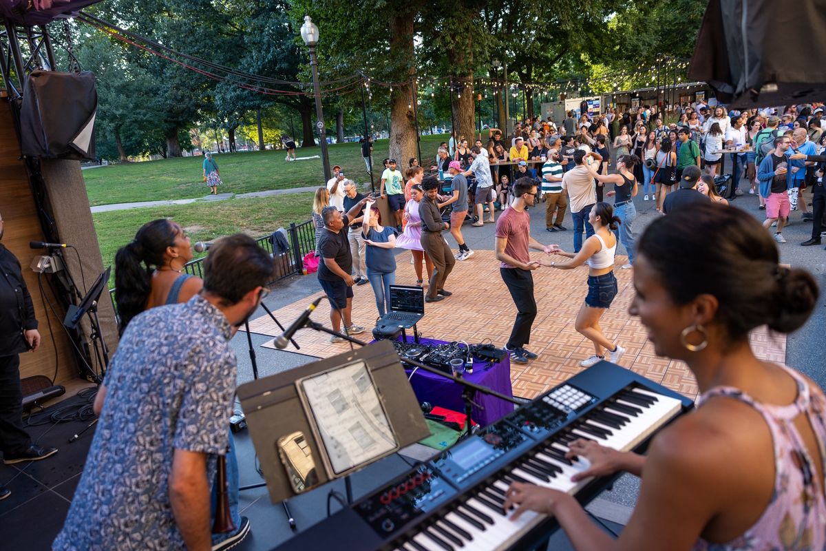 FREE: \u00a1Baila Boston! Salsa Night on the Boston Common