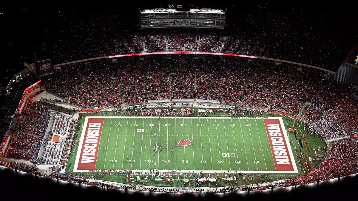 Parking Ohio State Buckeyes at Wisconsin Badgers Mens Hockey