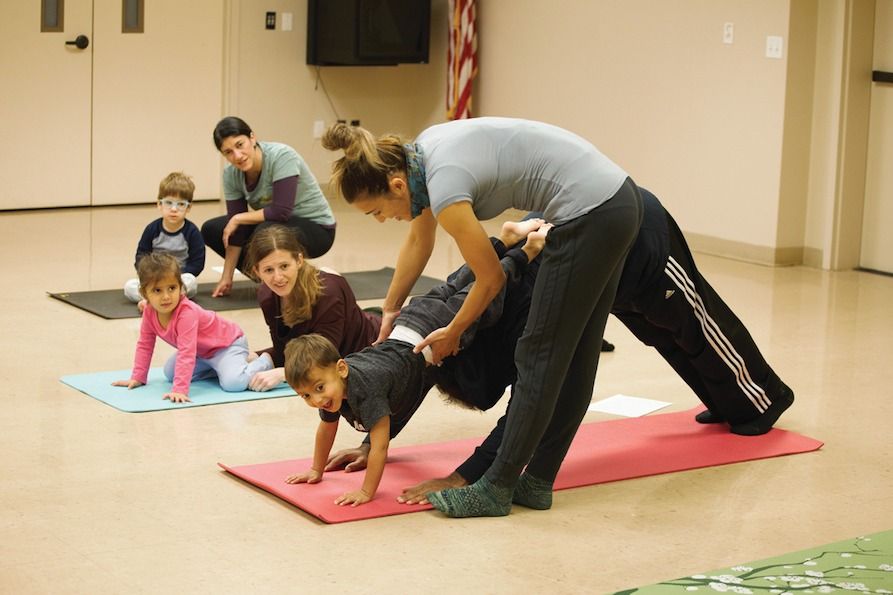 Family Yoga | Crawlers - 3 yrs