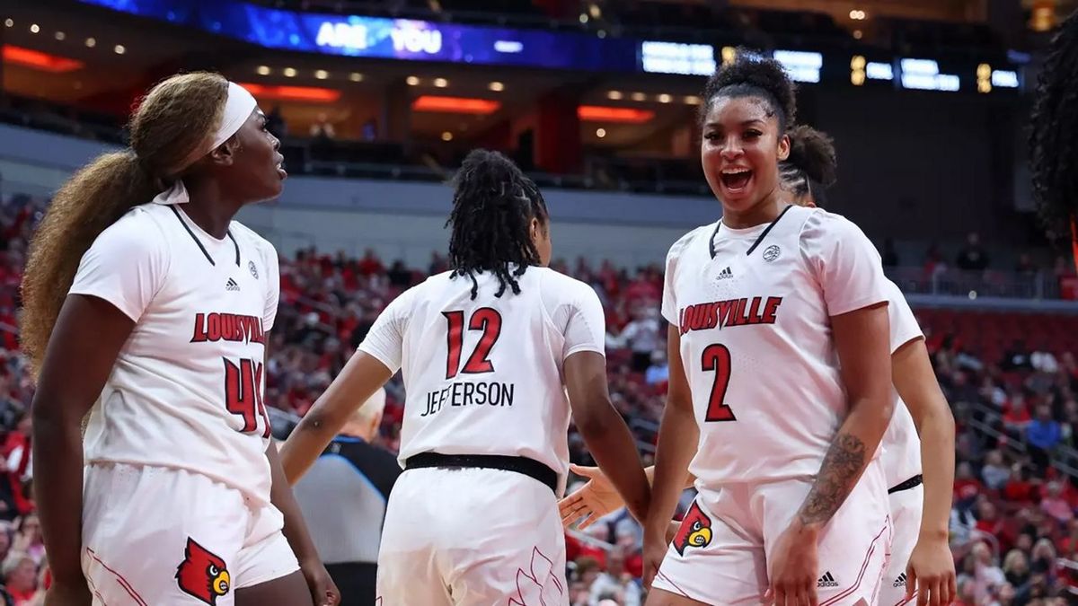 Louisville Cardinals at Syracuse Orange Womens Basketball