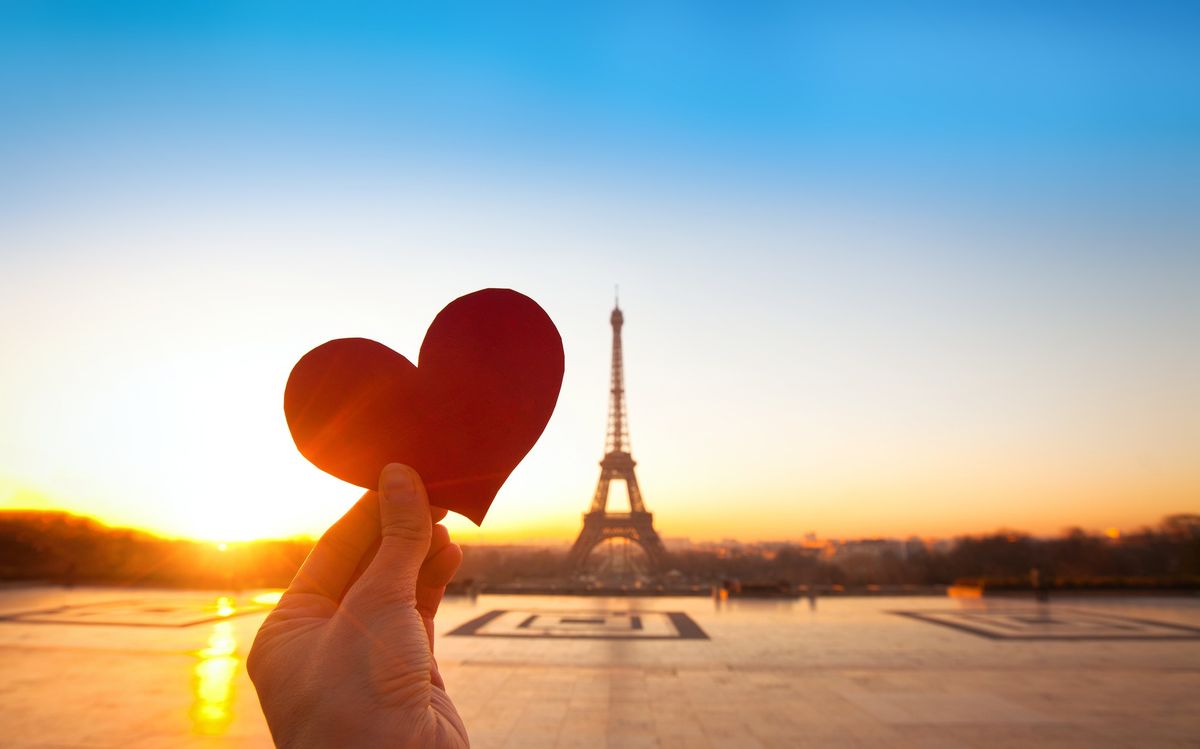 \u20ac359 Departure Graf: Valentine's Day in Paris & Versailles Palace