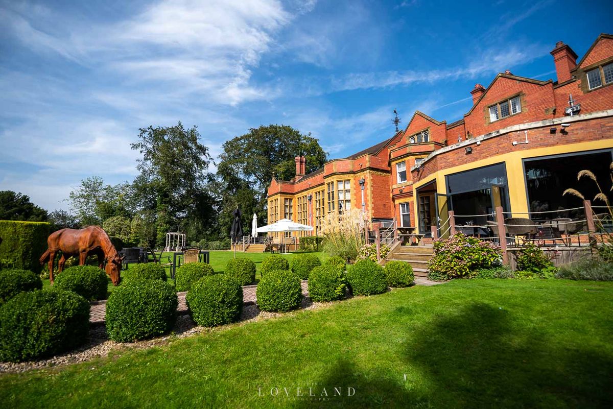 THE MOUNT BANK HOLIDAY GARDEN PARTY