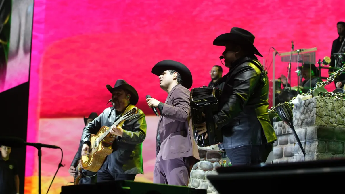 Pesado, Los Tercos, Los Tigrillos in Thackerville