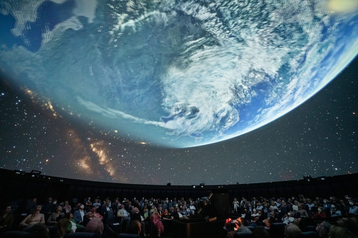 Premiere! 100 Jahre Planetarium - Einblick in die Technik des Planetariums