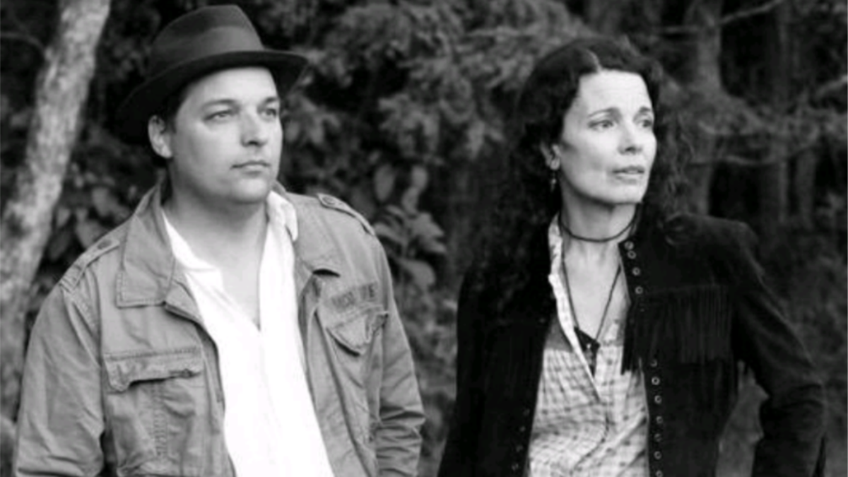 Donna the Buffalo at Anderson Theater at Memorial Hall OTR