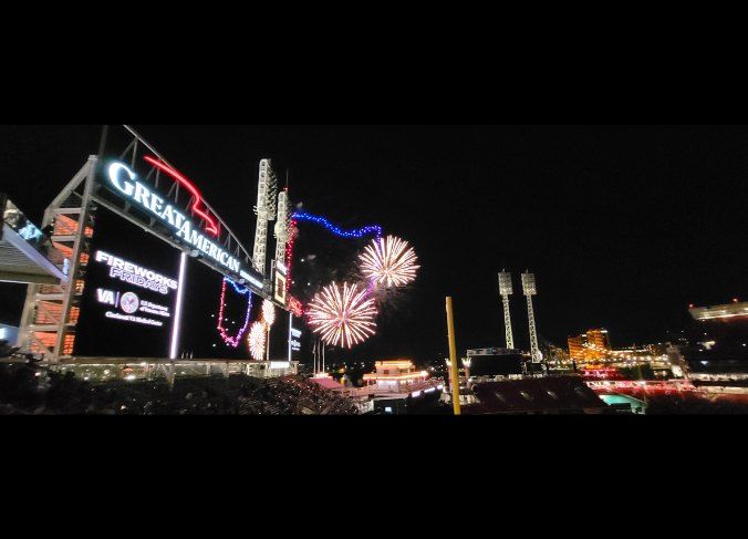 Manhattan Boaters *First* Firework Friday Tie-Up