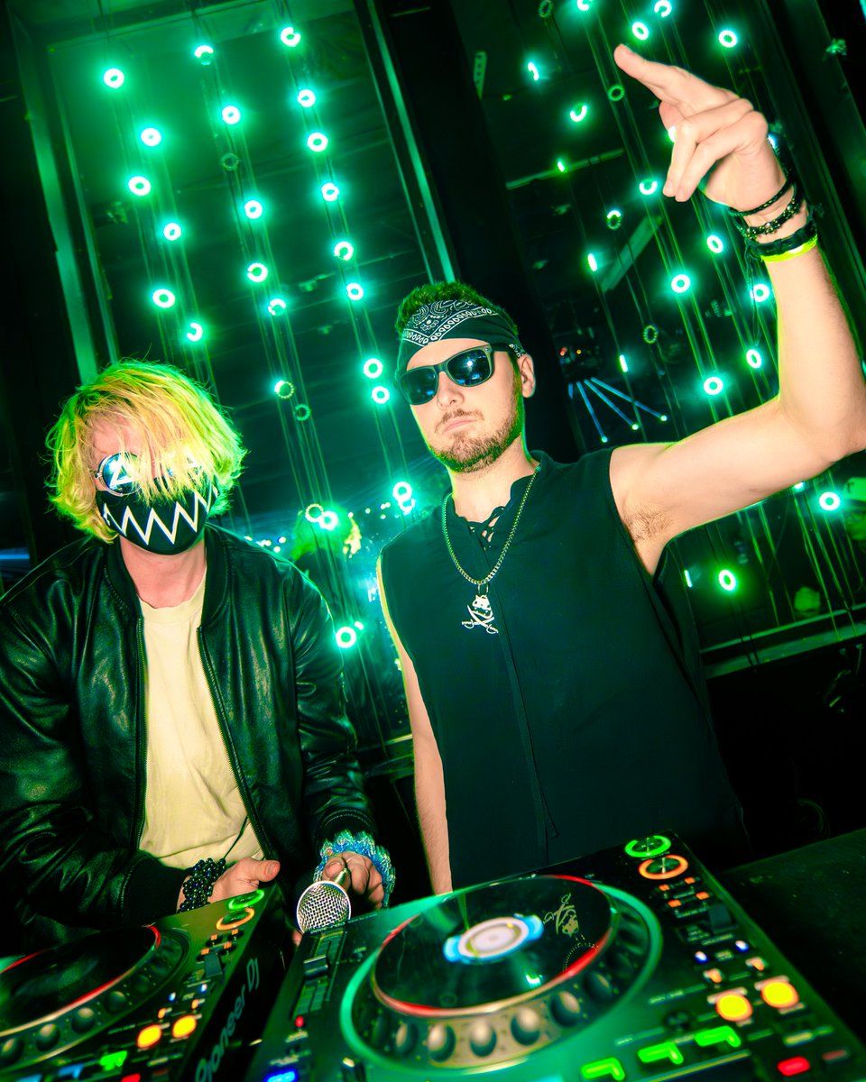 Tokyo Machine at Racket