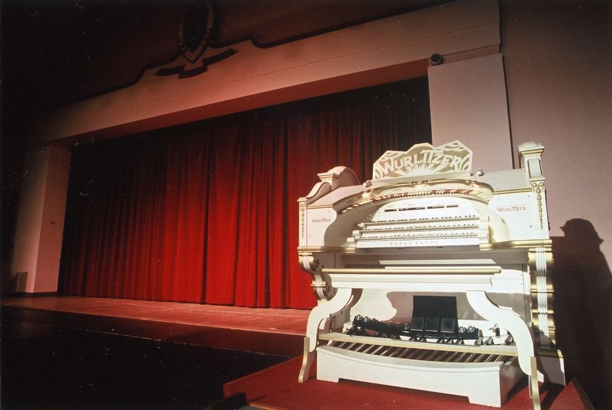 ' Mega Music Mix ' WurliTzer Theatre Organ Variety Concert