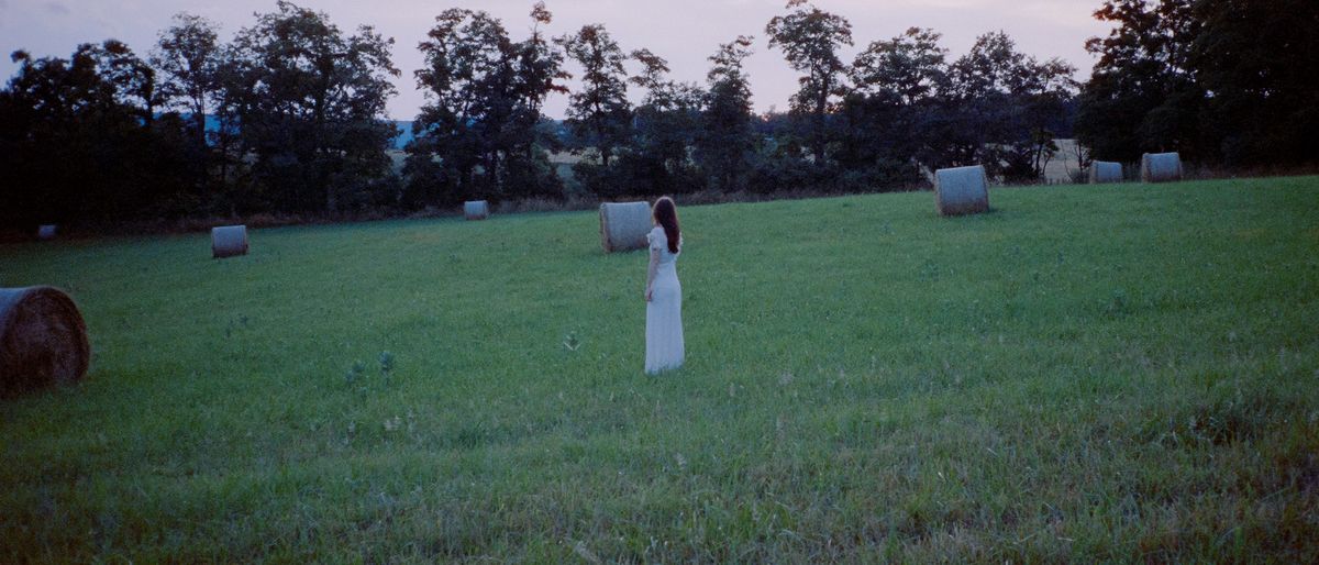 Lizzy McAlpine in Paris