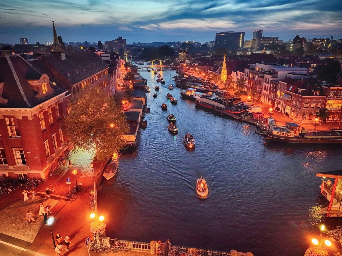 Schemerstad, theater op het water tussen dag en nacht