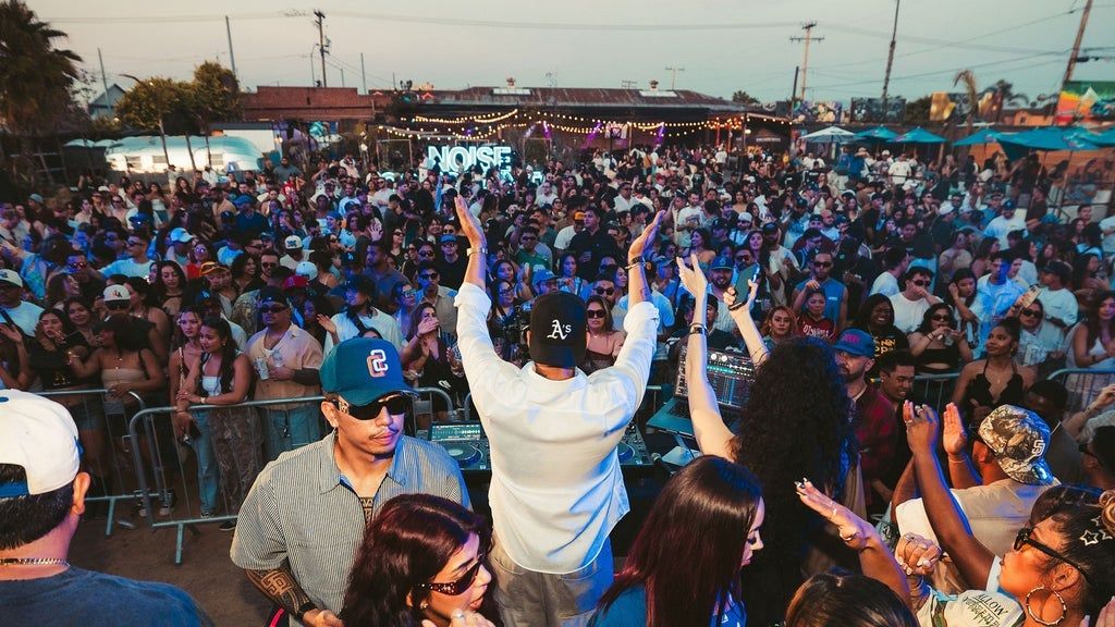 Noise Complaints Presents The Late Night R&b Experience Tour - 21+