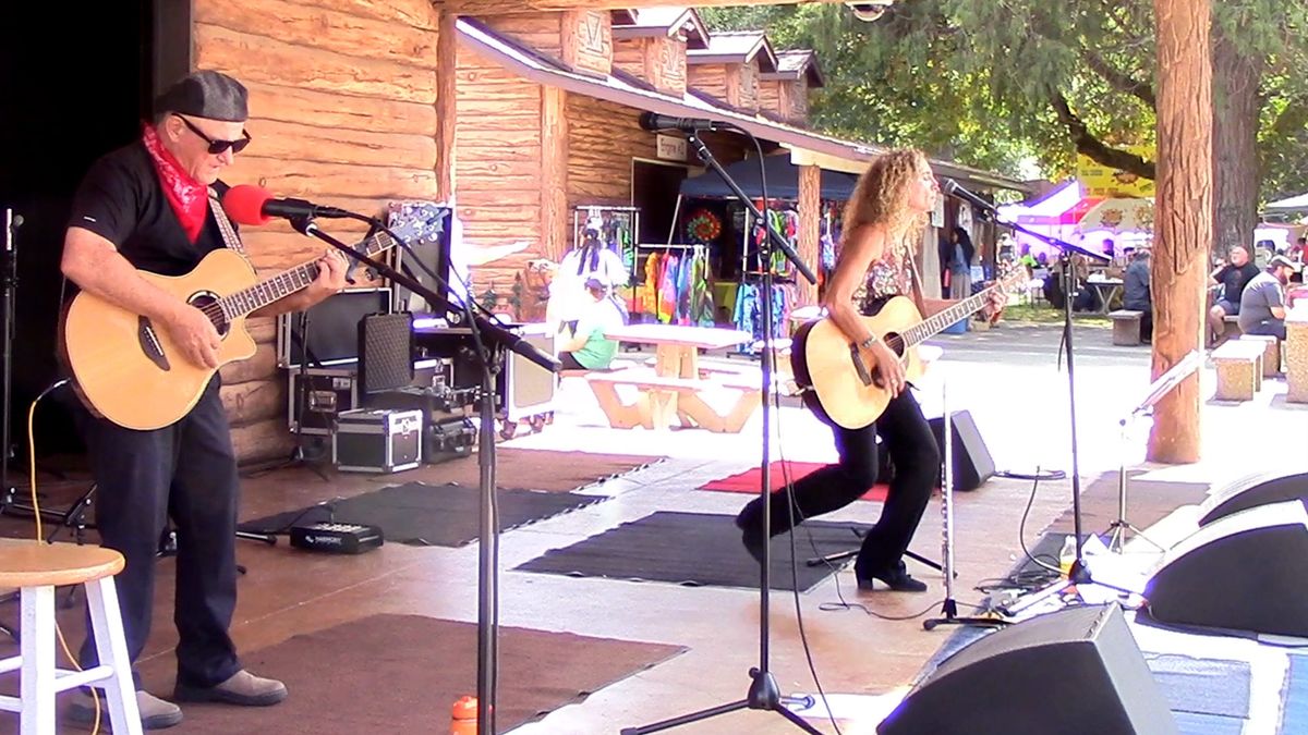 Dos Mariposas Vineyards & Lavender welcomes the dynamic music duo of Ambrose & Galfano