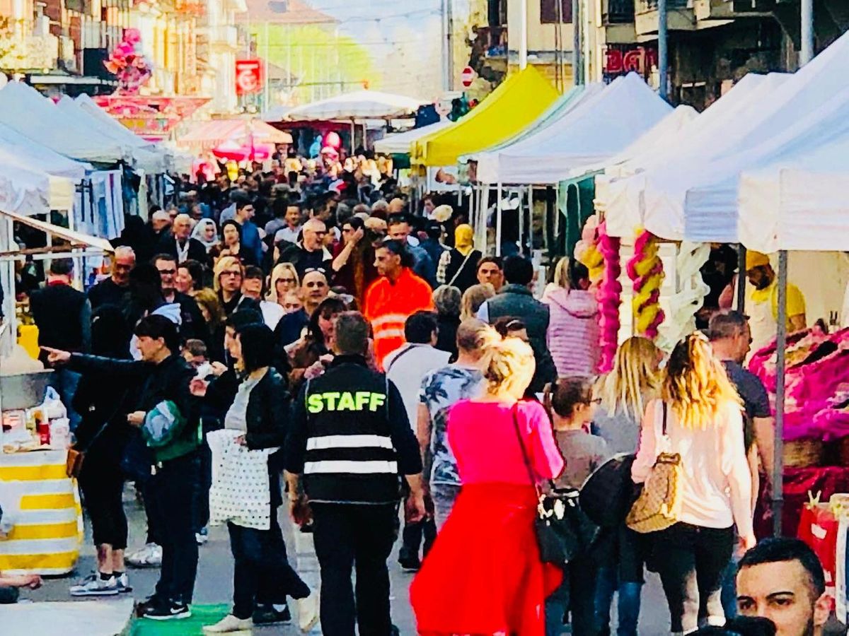 VIA STRADELLA IN BANCARELLA ,TORINO DOMENICA 10 Novembre 2024