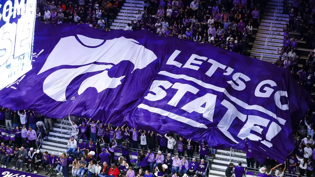 Parking TCU Horned Frogs at Kansas State Wildcats Football