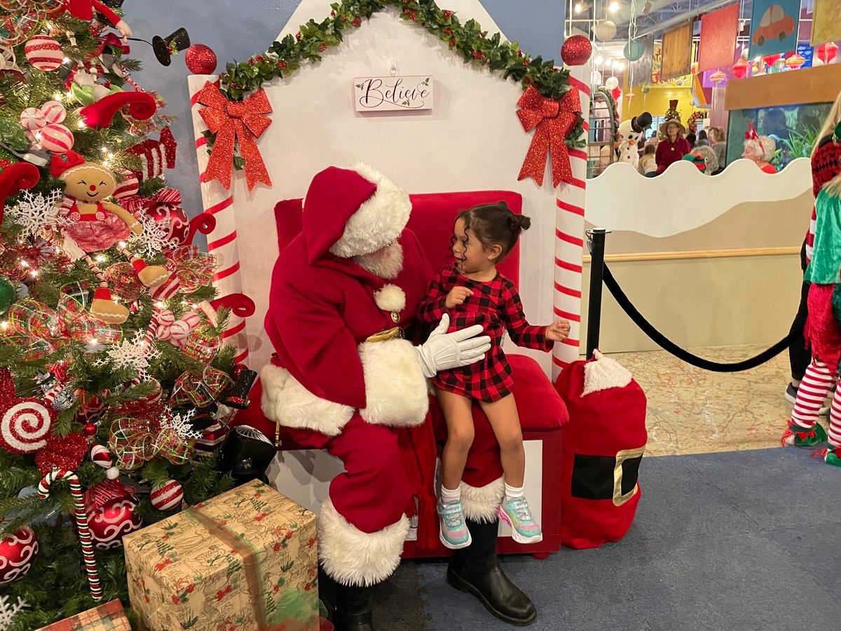 Santa\u2019s Merry Mingle