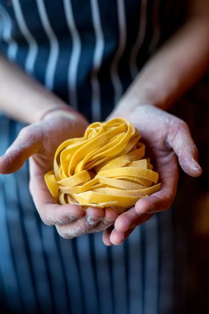 HOMEMADE FETTUCCINE with PUTTANESCA SAUCE MASTERCLASS with Clotilde