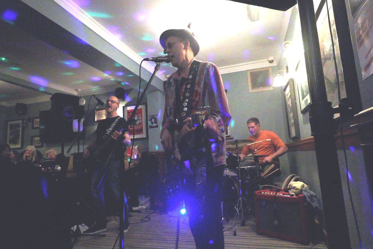 Sat Nov 16th 20.45 THE LEE HARVEY OSWALDS punk covers band live at The Crown Rye