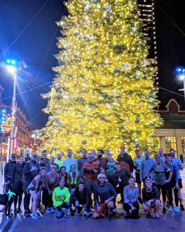 Christmas Tree Run!! \ud83c\udf84\ud83c\udf85\ud83c\udffb\ud83c\udfc3\u200d\u2640\ufe0f\ud83c\udfc3\ud83c\udffb\u200d\u2642\ufe0f