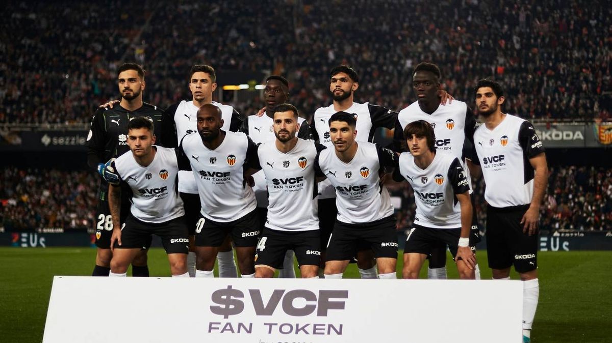 Valencia CF vs Elche CF at Mestalla Stadium