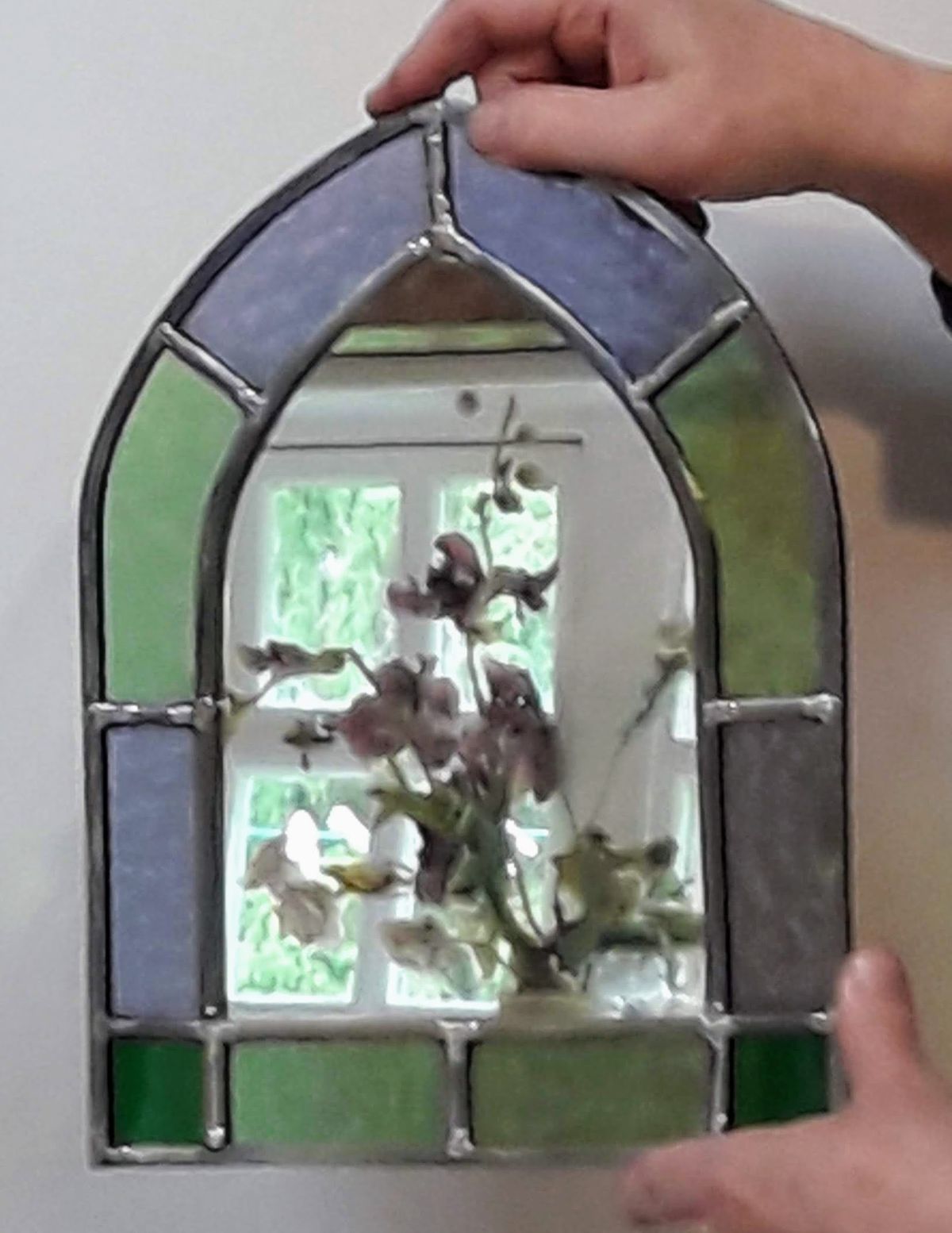 Make a Stained Glass Mirror with Lizzy Hippisley-Cox 