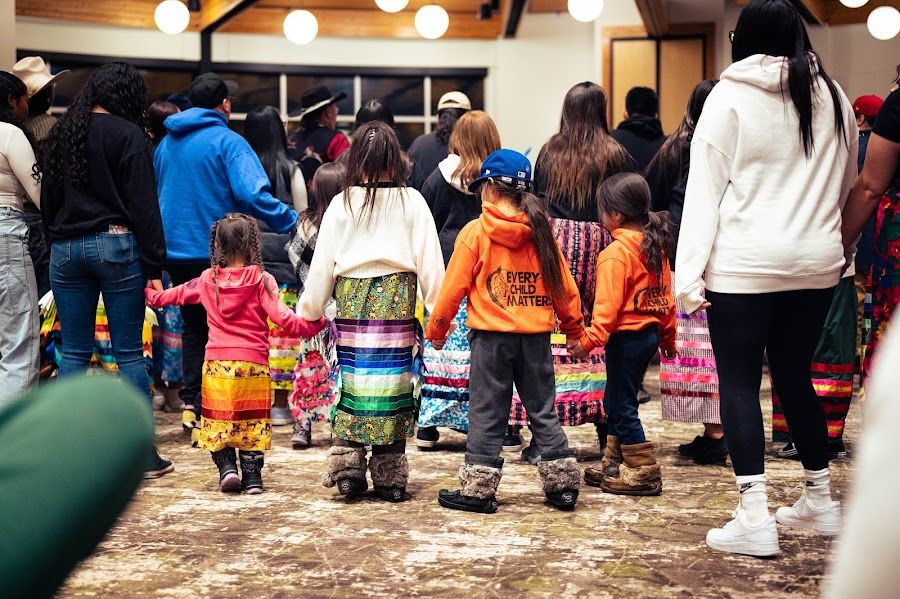 IBSS Round Dance: \u00e2nisk\u00f4mohcikwin - Connection and Diversity