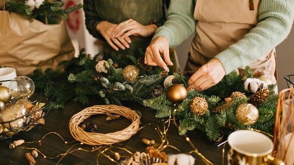 Make Your Own! Holiday Table Garlands