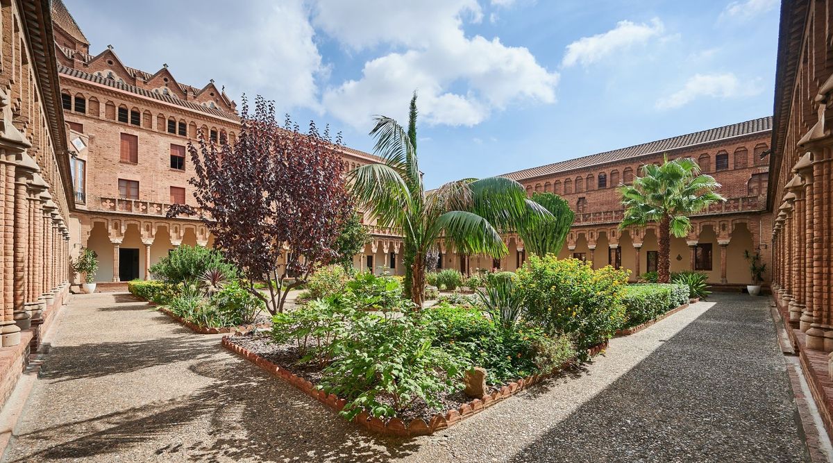 Monestir de Santa Maria de Valldonzella i voltants