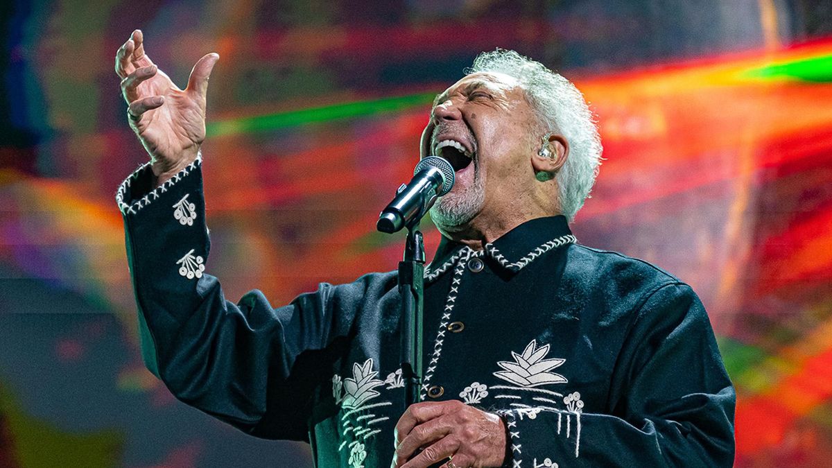 Tom Jones: Defy Explanation